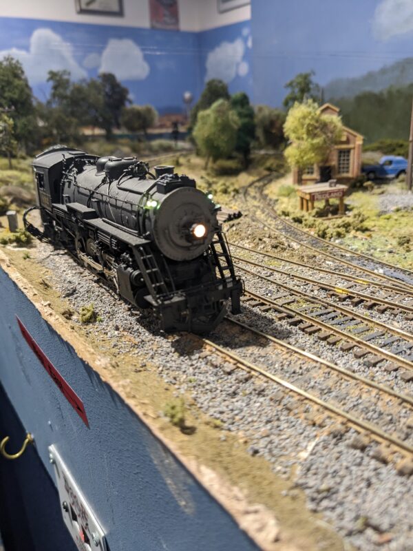 HO Scale Adlake Style Locomotive Marker Lamps - without LEDs -  straight pin  - 6 per pack - Image 7