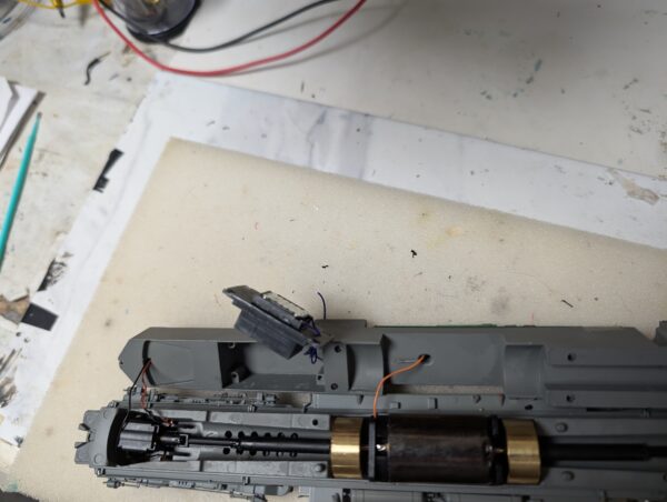 Speaker driver/enclosure for ScaleTrains locomotives with a 4 screw mounting